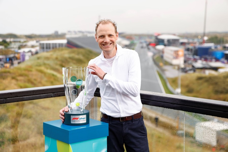 Inisiatif Disabilitas Meraih Trofi F1® Allwyn Global Community Award Perdana