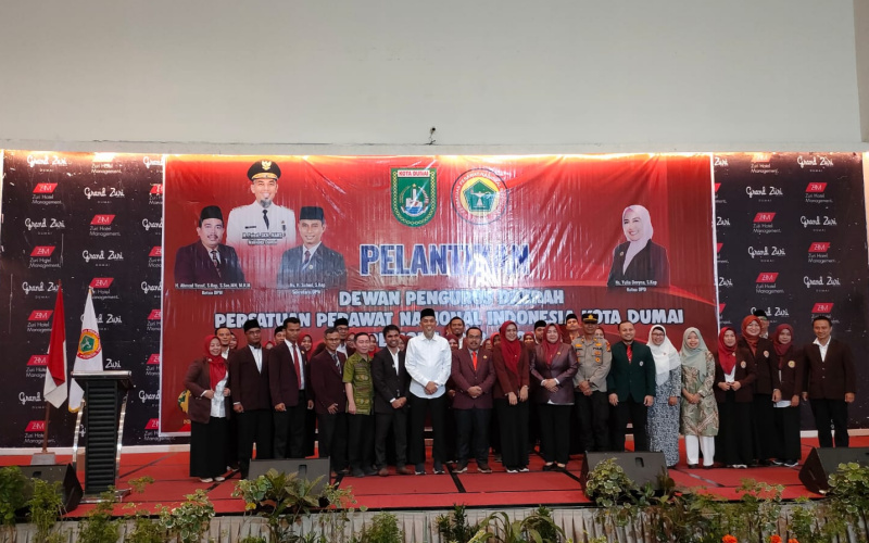Walikota Paisal Dampingi Ketua DPW Riau Lantik Pengurus DPD PPNI Kota Dumai Periode 2023-2028