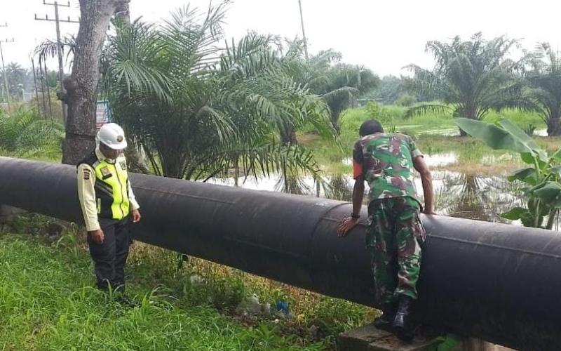 Sinergi Koramil 01 Dumai dan SKK Migas, Patroli Keamanan Pipa Minyak Berjalan Aman