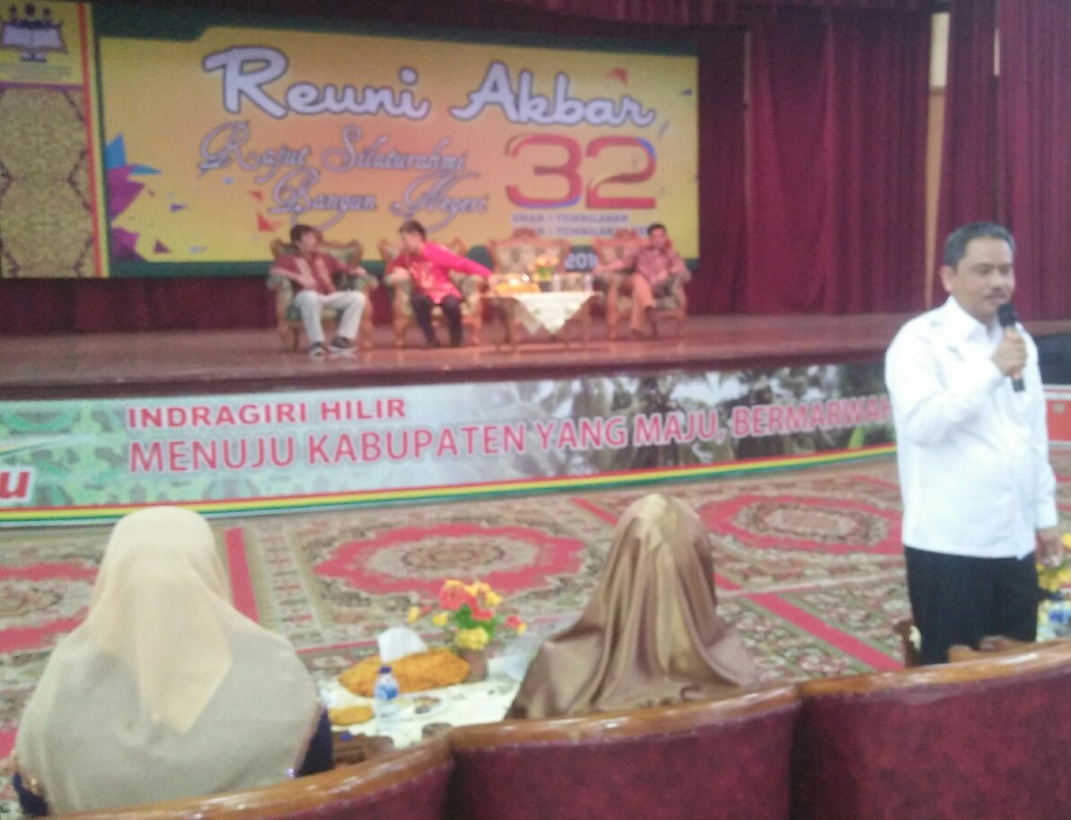 Sekdaprov Riau Jadi Panelis Dalam Diskusi Panel Reuni Akbar SMAN 1 Tembilahan Hulu