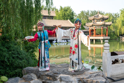 Sipping Tea while Enjoying Opera: The 2025 Beijing Chaoyang International Tea Culture Week Showcases Cultural Charm