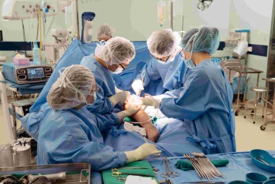 Vinmec performs its first total femoral replacement for world's youngest cancer patient
