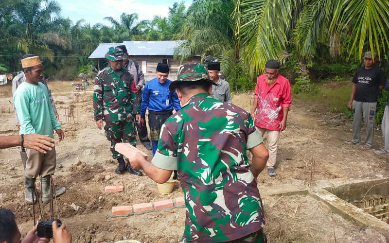 Dansatgas TMMD Letakkan Batu Pertama Pembangunan Masjid Assalam