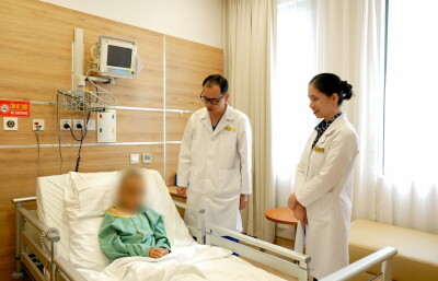 Vinmec Central Park Lakukan Operasi SEEG Pertama di Vietnam dengan Bantuan Robot AutoGuide pada Anak dengan Epilepsi Resisten Obat