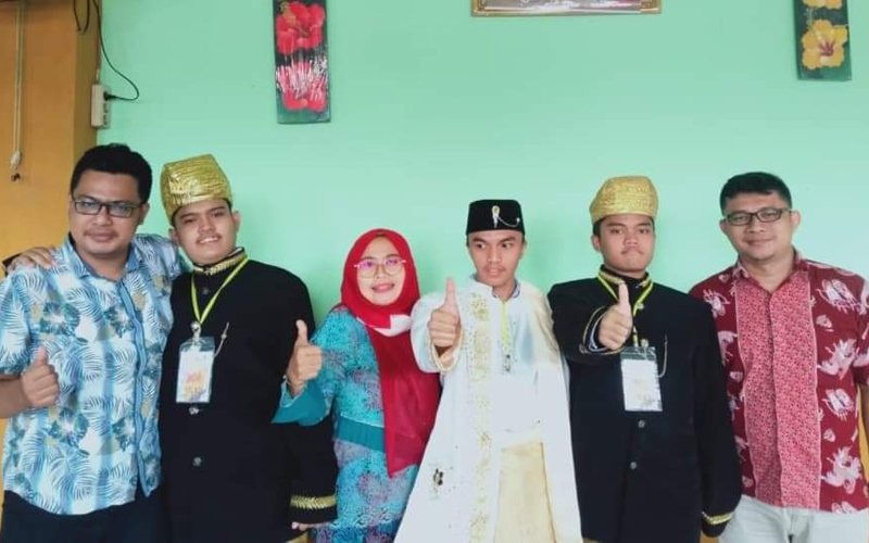 Grup Musik SLB Autisma YPPA Padang Raih Penampilan Terfavorit di Lomba Tingkat Nasional PMB UNAIR 2021