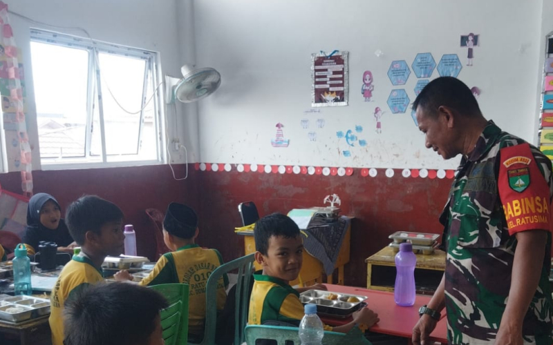 TNI Turut Kawal Program Makanan Bergizi Gratis untuk Siswa dan Posyandu di Dumai