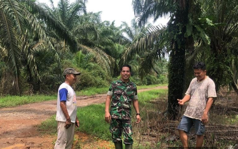 Babinsa dari Koramil 03 Gelar Komunikasi Sosial, Jalin Silaturahmi Jelang Lebaran