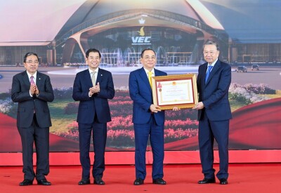 Vingroup awarded first-class labor order for outstanding achievements in developing the national exhibition and convention center