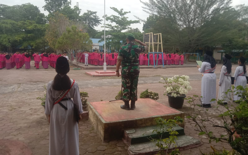 Kodim 0320 Dumai Hadiri Upacara di Sekolah, Dorong Pembentukan Karakter Siswa Sejak Dini