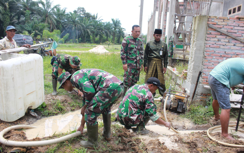 Sinergi TMMD Kodim 0320 Bangun MCK dan Sumur Bor untuk Bukit Kapur