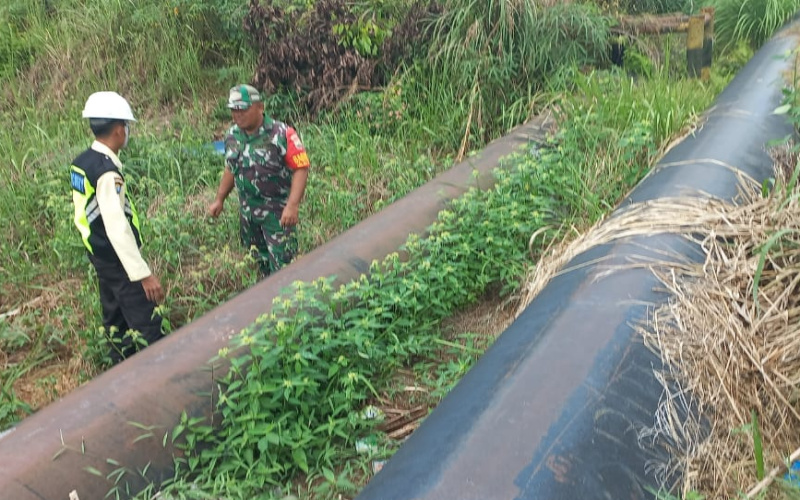 Koramil 02 bersama security Pertamina Patroli Keamanan