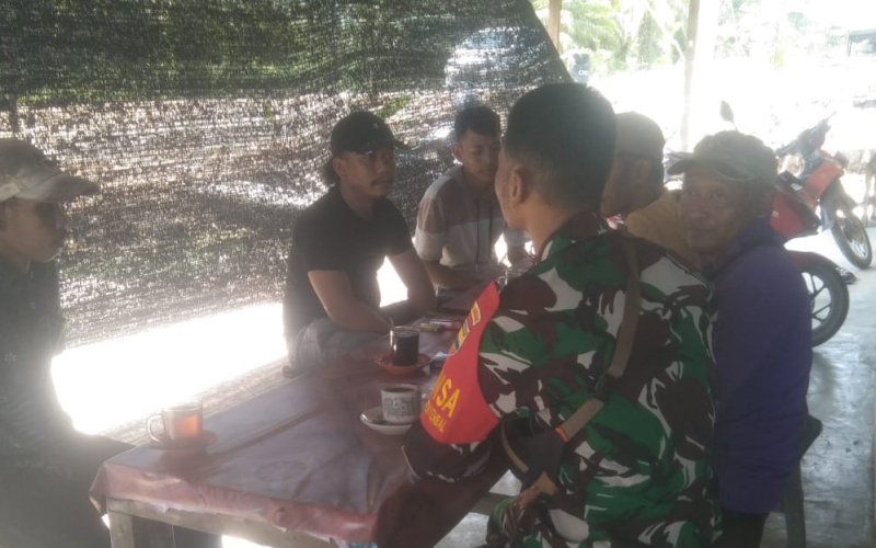 Koramil 03 Gelar Komsos, Berikan Pesan Kebaikan Kepada Warga Setempat