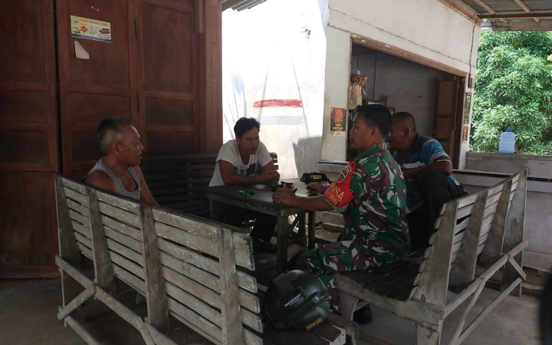 Babinsa Koramil 03/Sungai Sembilan Lakukan Patroli, Cegah Karhutla