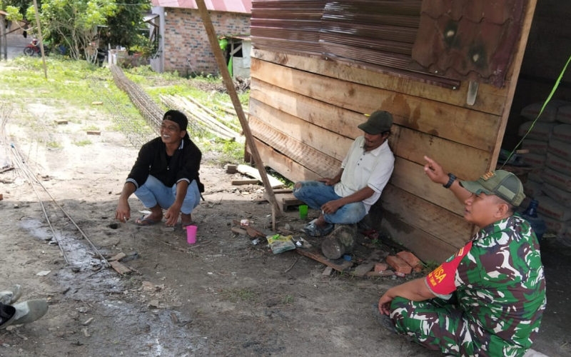 Babinsa Koramil 02 BK Intensifkan Patroli Jalur Pipa Migas di Wilayah Kodim 0320/Dumai