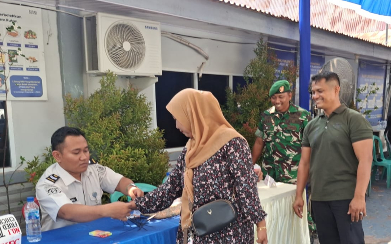 Suasana Lebaran di Rutan Dumai, TNI Siaga Amankan Kunjungan Keluarga Warga Binaan