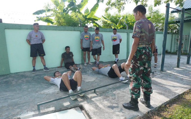 Tingkatkan Kesehatan dan Kebugaran, Personil Kodim 0320 Dumai Olahraga Fisik