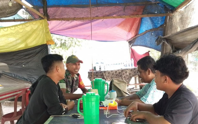 Patroli oleh Babinsa, Telusuri Wilayah Kelurahan Bukit Batrem