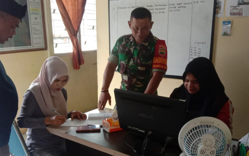 Babinsa Sertu Jainal Arifin Komunikasi Sosial di Wilayahnya