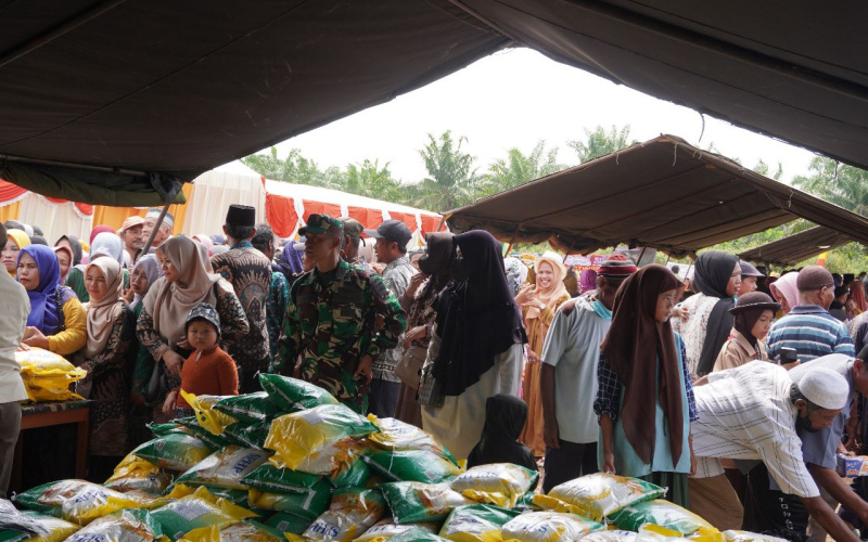 Satgas TMMD Donasi Hasil Bazar Untuk Pembangunan Masjid