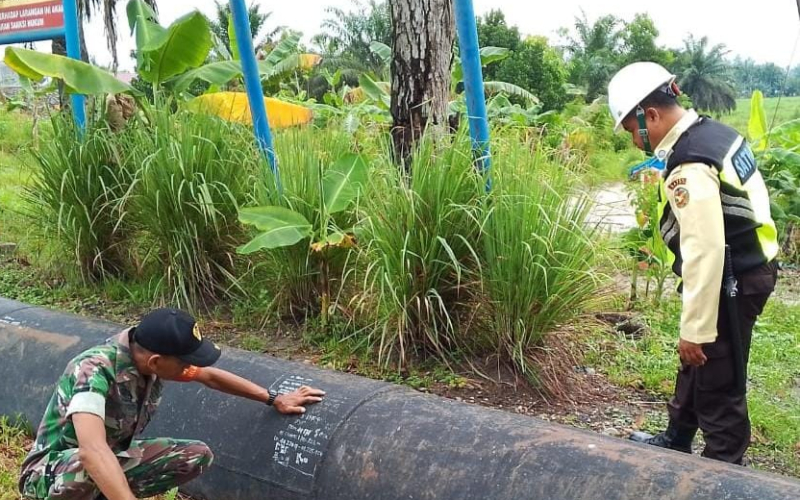 Jaga Aset Vital Negara, Koramil 01 Dumai Lakukan Patroli Jalur Pipa di Sukarno Hatta–Bagan Besar