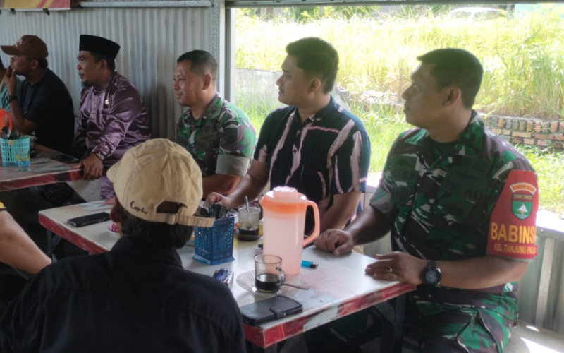 Cegah Narkoba dan Geng Motor, Babinsa Ajak Warga Tanjung Palas Tingkatkan Pengawasan