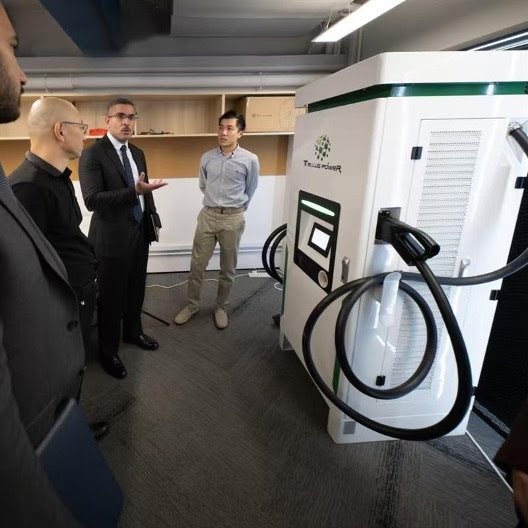 Wakil Menteri Energi dan Infrastruktur UEA Mengunjungi Kantor Tellus Power Globe Holding Limited di Hong Kong