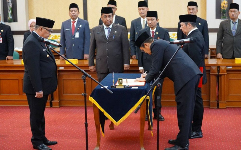 Gubri Lantik 21 Pejabat Pimpinan Tinggi Pratama di Lingkungan Pemprov Riau