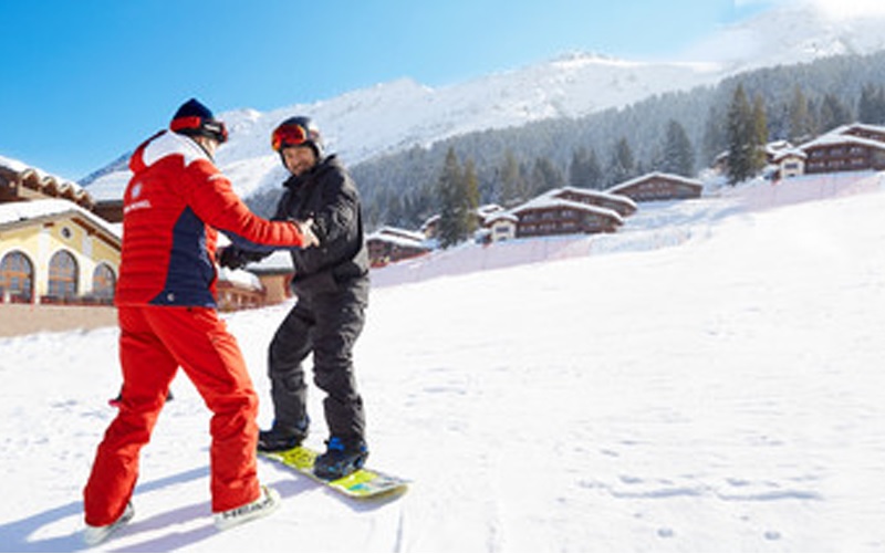 Chinese Celebrity Wu Xiubo and family Enjoyed Winter Holidays at Club Med Valmorel