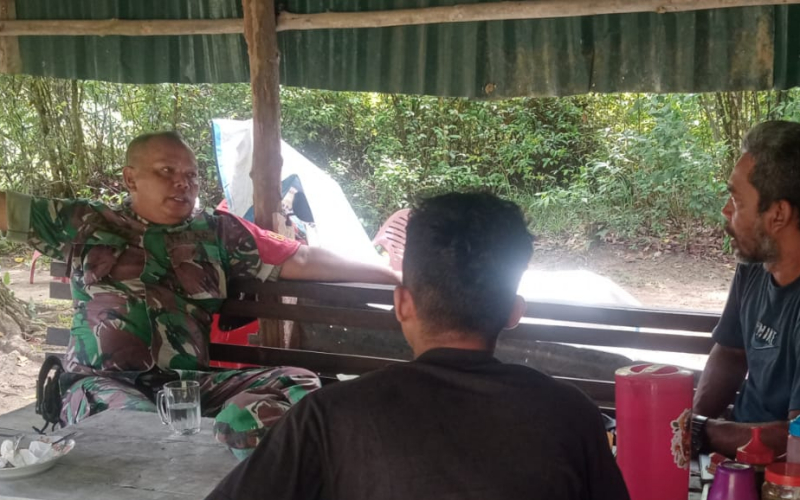 Babinsa Bagan Besar Ajak Warga Jaga Lingkungan dan Generasi Muda