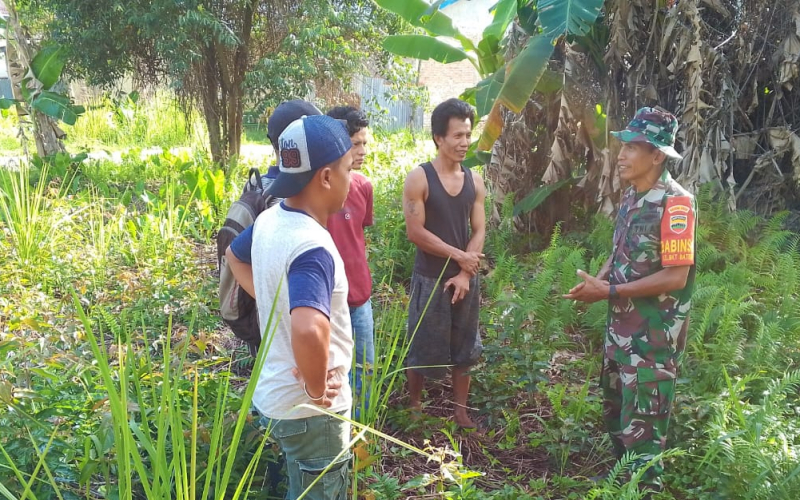 Babinsa Koramil 01 Pendampingan Karya Nyata Bersama Warga