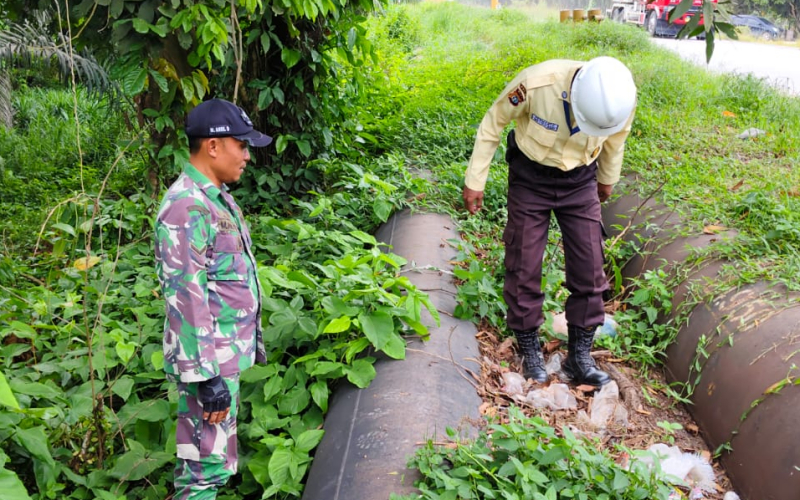 Patroli Terpadu Koramil 02 dan PHR Jaga Keamanan Jalur Pipa Minyak