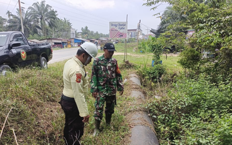 Serda M Andi Patroli Keamanan di Sekitar Jalur Pipa Minyak