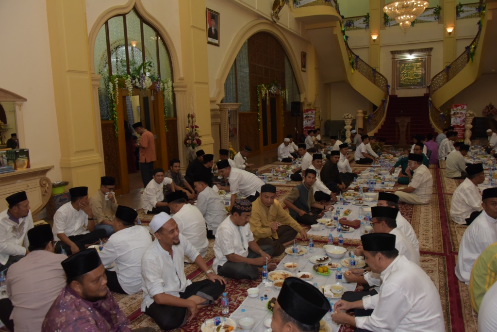 Rayakan Idul Fitri, Bupati Amril Niatkan di Kediaman Pribadi