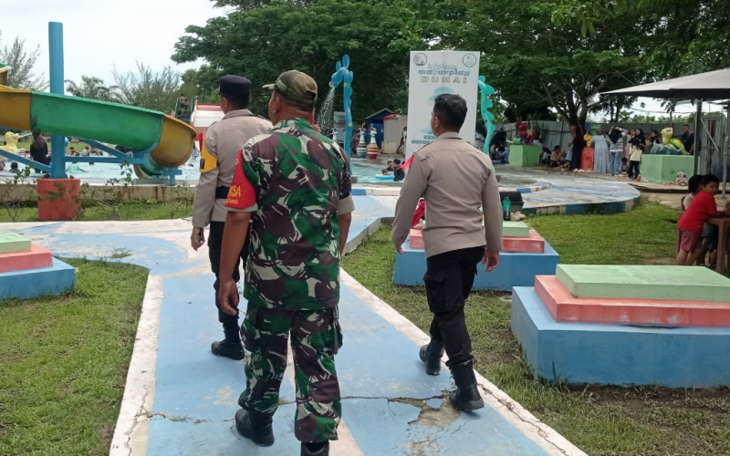 Kodim 0320 Dumai Pastikan Keamanan Pengunjung Pantai Koneng Saat Libur Nataru