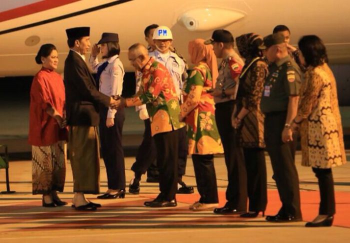Memakai Kain Sarung, Ini Jadwal Presiden ke Riau