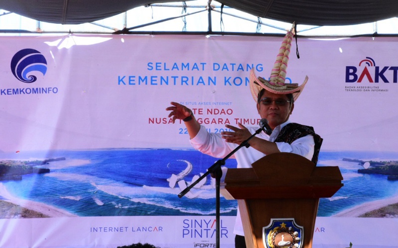 Merdekakan Warga Indonesia Timur dari Internet dengan Palapa Ring dan Satelit