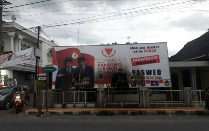 Pembakaran Baliho Prabowo, Bawaslu Kumpulkan Barang Bukti