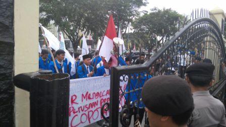 BEM UIR Pekanbaru Gelar Aksi Demo Ancam Praperadilan Polda Riau