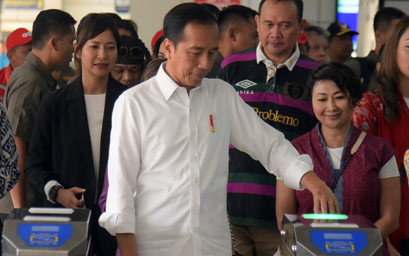 Presiden Jokowi Berharap LRT Dapat Tingkatkan Penggunaan Angkutan Umum