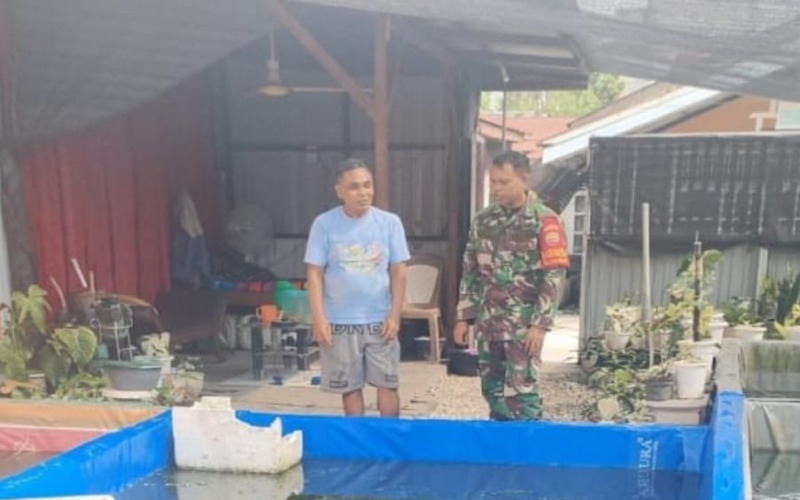 Babinsa Koramil 01 Patroli Karhutla dan Budidaya Ikan Lele di Jaya Mukti
