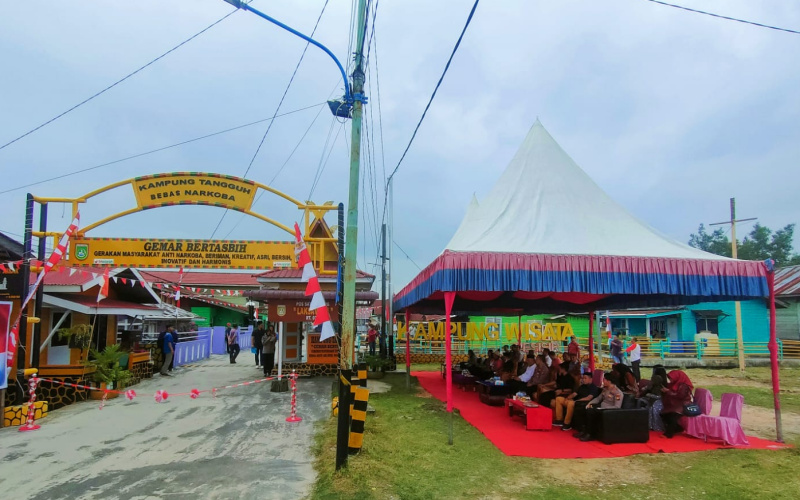 Kapolres Dumai AKBP Dhovan Okatavianton Resmikan Kampung Bebas Narkoba