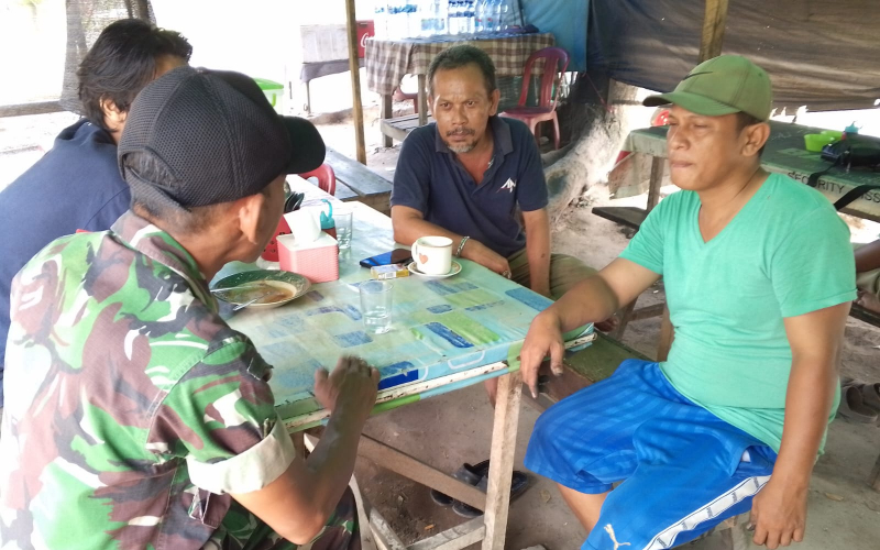 Pererat Hubungan TNI dan Masyarakat, Babinsa Bukit Batrem Gelar Komsos