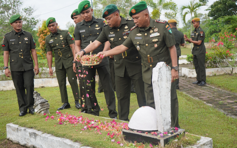 Kodim Dumai Khidmat Laksanakan Ziarah Pahlawan di Hari Juang TNI AD 2025