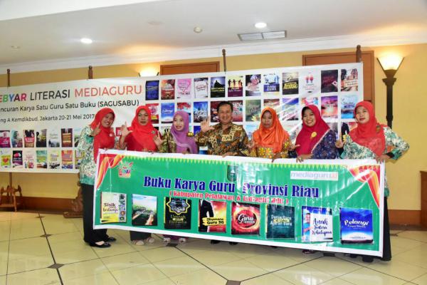 Wabup Inhil Hadiri Peluncuran Buku Sagusabu di Jakarta