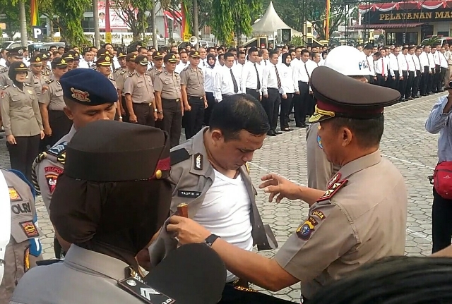 Buat Malu Institusi, 11 Polisi Riau Diberhentikan Tidak Hormat