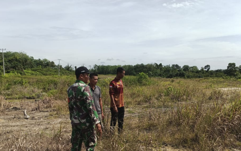 Babinsa Patroli di Wilayah Bukit Kapur, Lakukan Pencegahan Karhutla