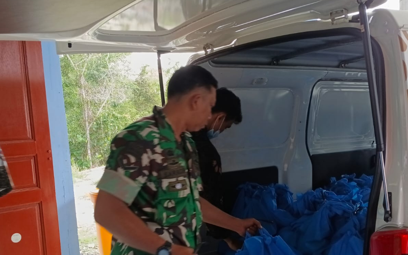 TNI dan Badan Gizi Nasional Salurkan Makanan Bergizi ke 4 Sekolah di Dumai