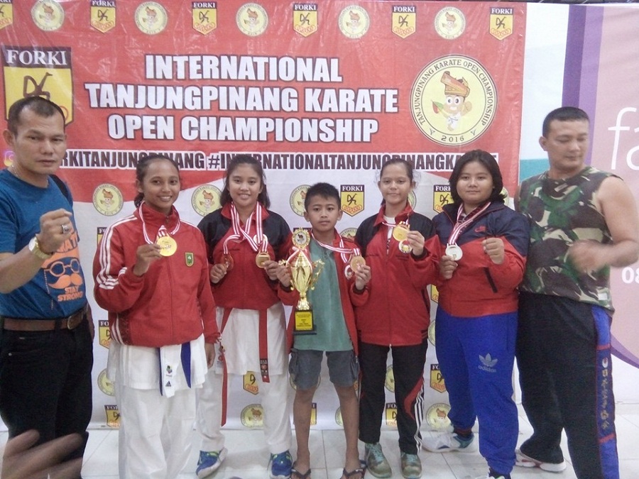 Atlit Riau Raih Lima Emas dan Satu Perak di Kejuaraan Internasional Karate
