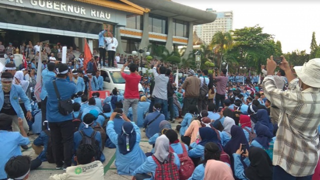 Kenaikan Harga BBM Kebijakan Pusat, Sekdaprov Riau Minta Mahasiswa Berpikir Rasional