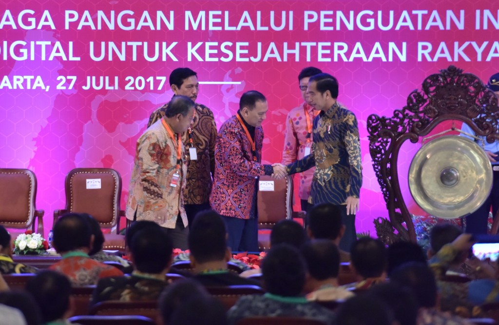 Presiden Jokowi: Uang APBD Segera Keluarkan, Jangan Simpan di Bank